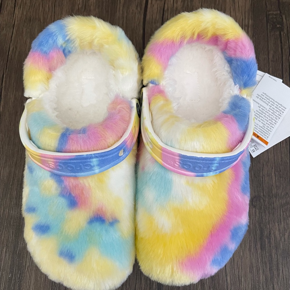 New tie dye fur crocs M5/W7